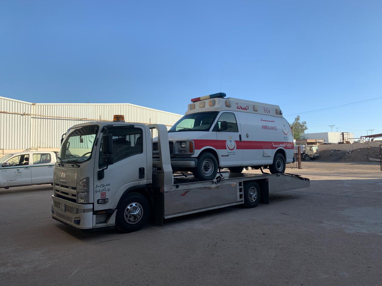 نقل سيارة إسعاف